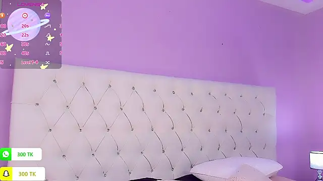 DaniielaV online show from 12.16.25