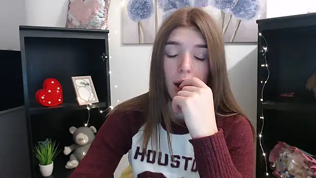 JuiceLips   online show from 10.22.25