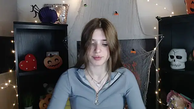 JuiceLips   online show from 11.03.25