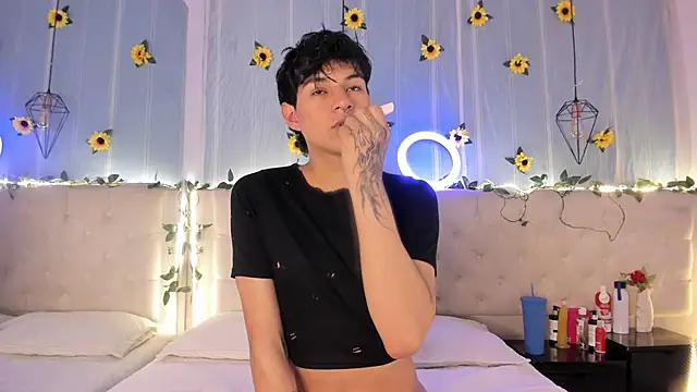 AleAurarashi online show from 11.13.25