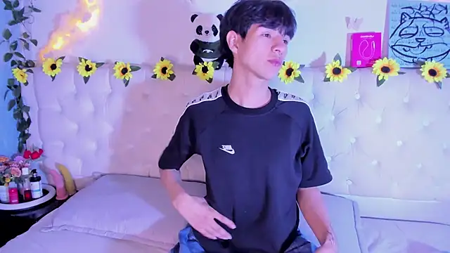 AleAurarashi online show from 02.22.26