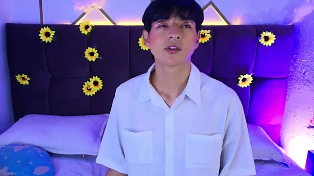 AleAurarashi online show from 04.17.26