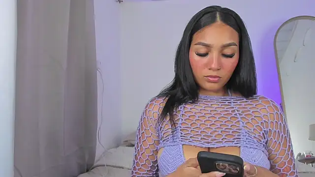 Snapshot of elzafuentes1 chatting on 11.04.25 elzafuentes1 online show from 11.04.25