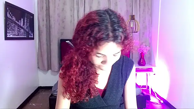 Snapshot of luisa__torres chatting on 06.25.26 luisa torres online show from 06.25.26