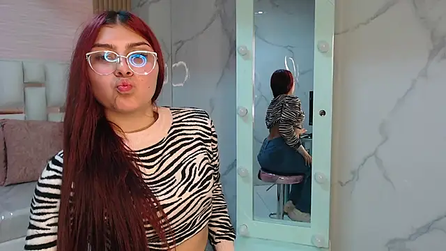 Snapshot of kim_lush_s chatting on 09.08.25 kim lush s online show from 09.08.25