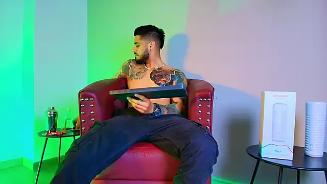 Snapshot of amodeus_bael_ chatting on 09.12.25 amodeus bael online show from 09.12.25