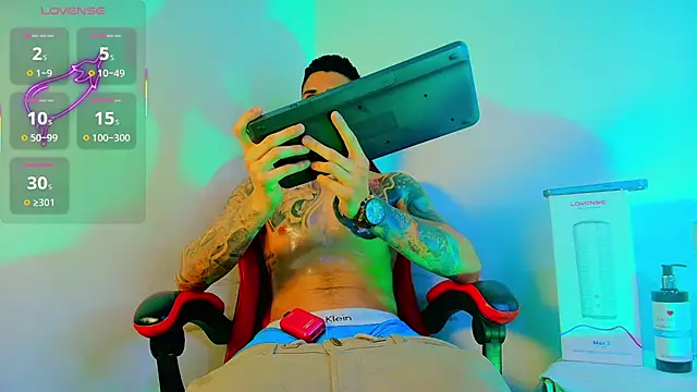 Snapshot of amodeus_bael_ chatting on 11.07.25 amodeus bael online show from 11.07.25