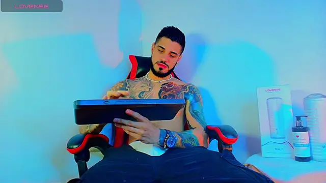 Snapshot of amodeus_bael_ chatting on 11.08.25 amodeus bael online show from 11.08.25