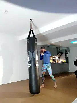 EyesNeverLies online show from 10.11.25