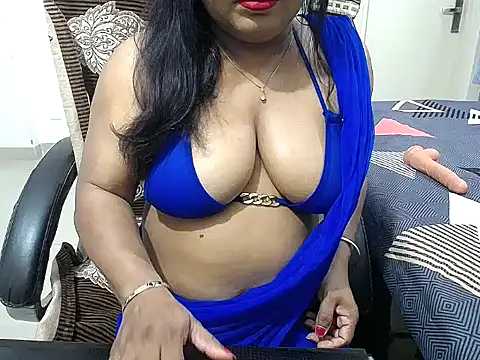 SexyArchiee online show from 10.31.25