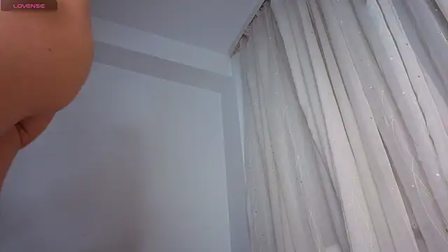 Snapshot of SkinnyMode chatting on 10.14.25 SkinnyMode online show from 10.14.25