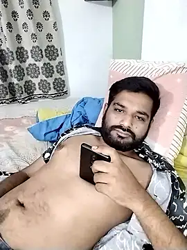 Snapshot of avi007p chatting on 09.28.25 avi007p online show from 09.28.25