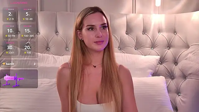 Snapshot of JaneBrock chatting on 09.22.25 JaneBrock online show from 09.22.25