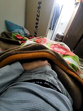 Snapshot of WelloffUpthrow chatting on 12.03.25 WelloffUpthrow online show from 12.03.25