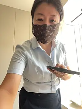 Snapshot of 300-AMAM chatting on 09.30.25 300-AMAM online show from 09.30.25