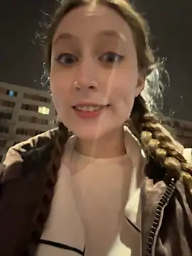 Snapshot of FroggyAnna chatting on 10.31.25 FroggyAnna online show from 10.31.25