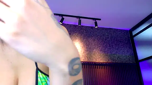 AshleyBaker1 online show from 11.05.25