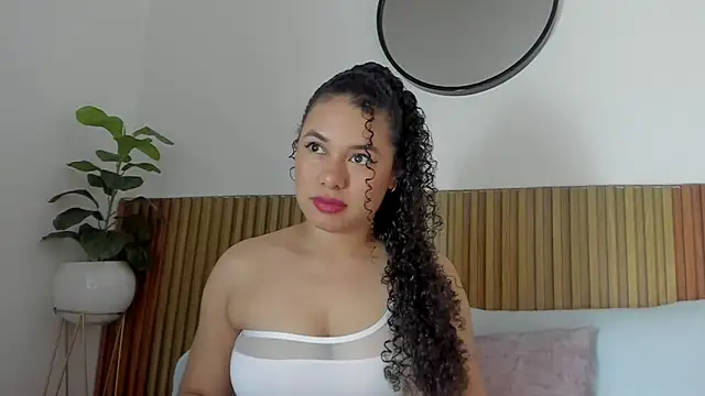 angie leonn online show from 09.18.25