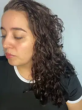 LoanaSantos online show from 11.11.25