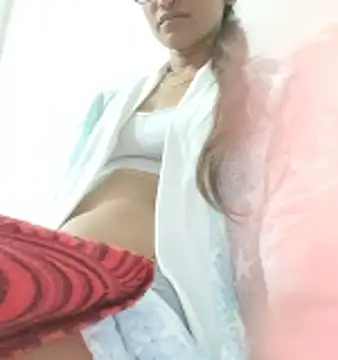 Snapshot of baby_jannat chatting on 11.13.25 baby jannat online show from 11.13.25