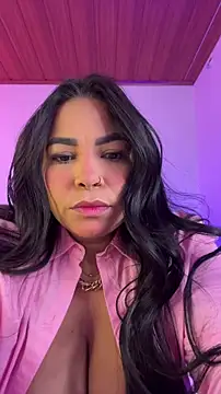 Snapshot of Vicky_Saidi chatting on 11.22.25 Vicky Saidi online show from 11.22.25