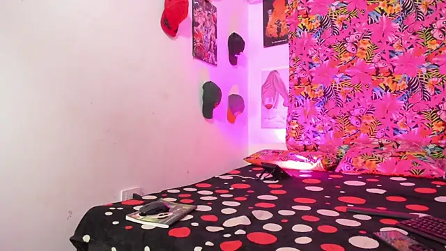 Rihanna hotx online show from 03.22.26