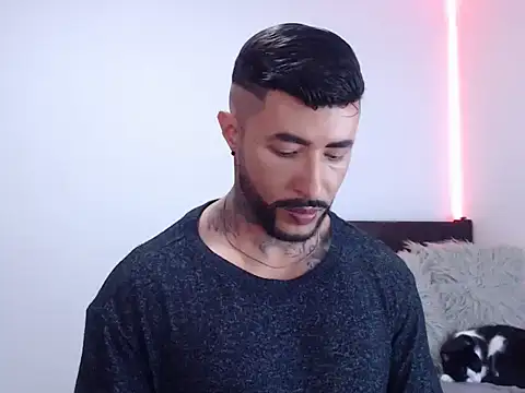 Snapshot of andrea_de_lucaa chatting on 11.06.25 andrea de lucaa online show from 11.06.25