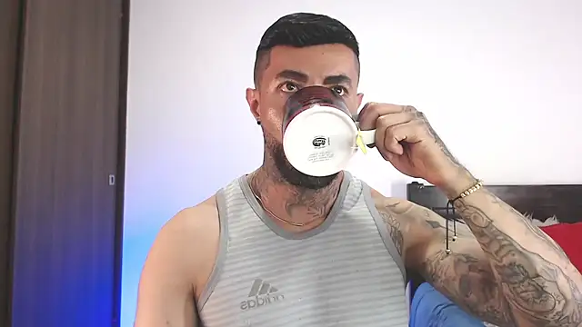 andrea de lucaa online show from 04.08.26