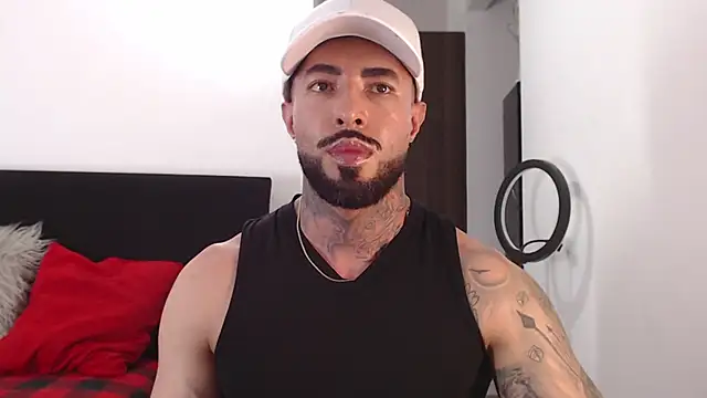 Snapshot of andrea_de_lucaa chatting on 06.26.26 andrea de lucaa online show from 06.26.26