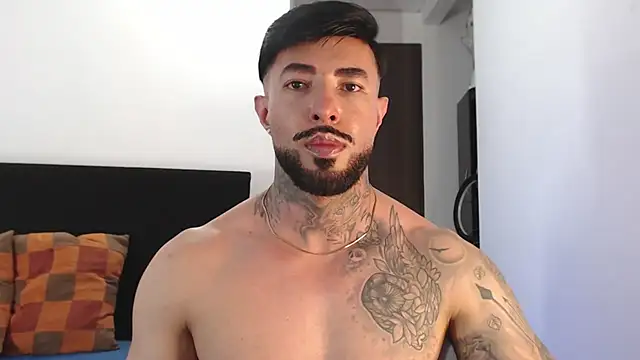 Snapshot of andrea_de_lucaa chatting on 07.07.26 andrea de lucaa online show from 07.07.26