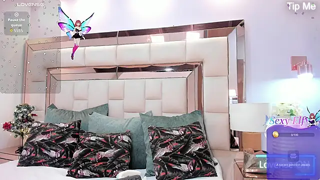 megannherrera online show from 12.18.25