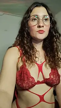 Snapshot of lindasyt chatting on 04.23.26 lindasyt online show from 04.23.26