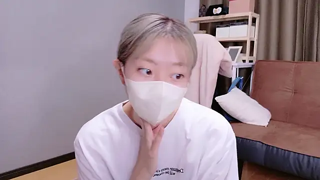 Nana  ch online show from 09.10.25