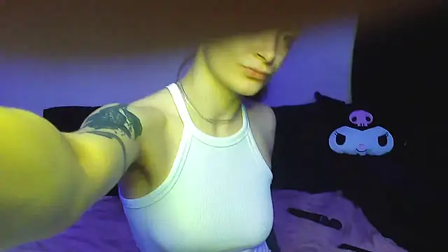   Leyla   online show from 09.17.25