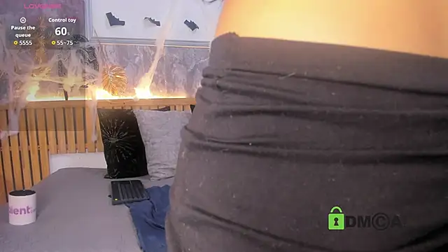 Snapshot of princequinn_ chatting on 10.22.25 princequinn online show from 10.22.25