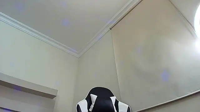 Snapshot of princequinn_ chatting on 05.24.26 princequinn online show from 05.24.26