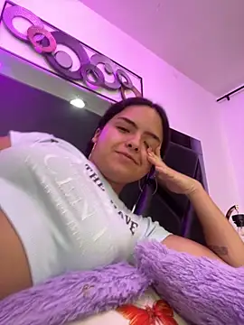 Snapshot of EmilyHarperr chatting on 10.06.25 EmilyHarperr online show from 10.06.25