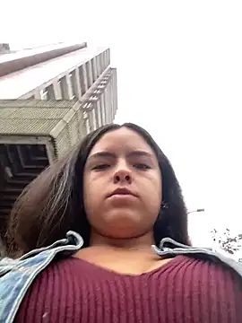 Snapshot of EmilyHarperr chatting on 10.27.25 EmilyHarperr online show from 10.27.25