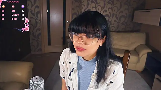 Snapshot of VerniceEngelking chatting on 09.15.25 VerniceEngelking online show from 09.15.25