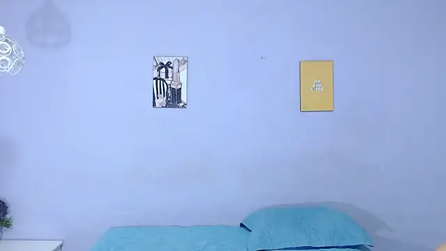 onixandghosty1 online show from 10.25.25