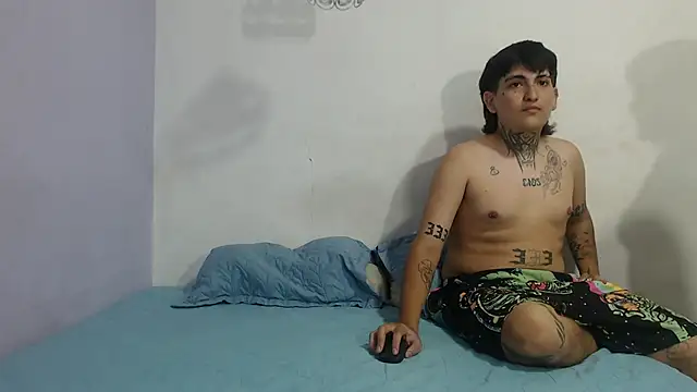 onixandghosty1 online show from 12.18.25