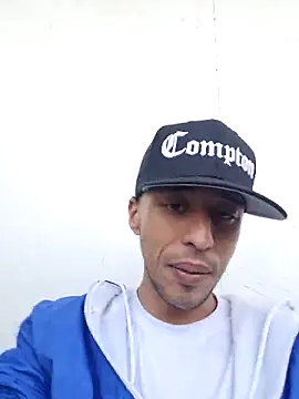 Santi2323xxX online show from 04.19.26