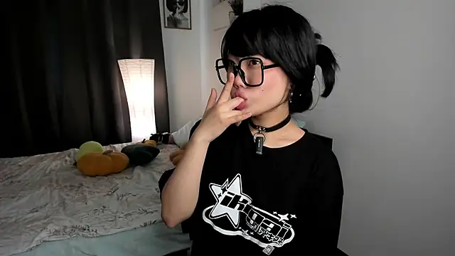 Snapshot of _molly_molly_molly_ chatting on 10.04.25 molly molly molly online show from 10.04.25