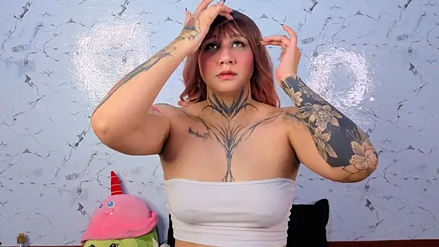 Snapshot of andrea_miller1 chatting on 09.29.25 andrea miller1 online show from 09.29.25