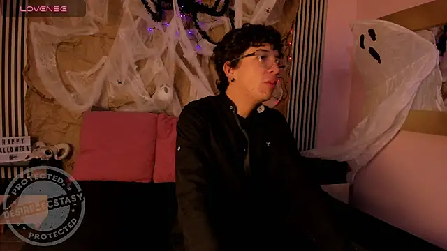 Desire Ecstasy online show from 10.25.25