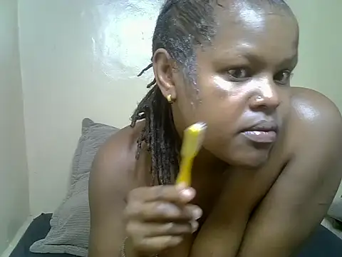 Snapshot of Brownslady_ chatting on 10.25.25 Brownslady online show from 10.25.25