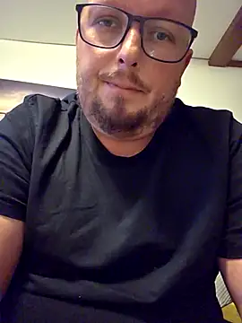 Snapshot of bigdicksklave chatting on 09.27.25 bigdicksklave online show from 09.27.25