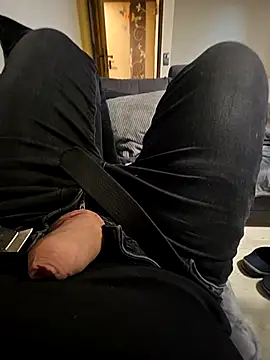 Snapshot of bigdicksklave chatting on 02.25.26 bigdicksklave online show from 02.25.26