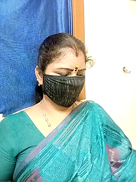 Snapshot of sushma26 chatting on 11.15.25 sushma26 online show from 11.15.25