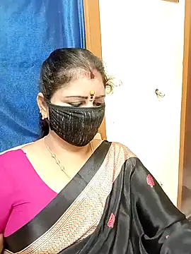 Snapshot of sushma26 chatting on 11.19.25 sushma26 online show from 11.19.25